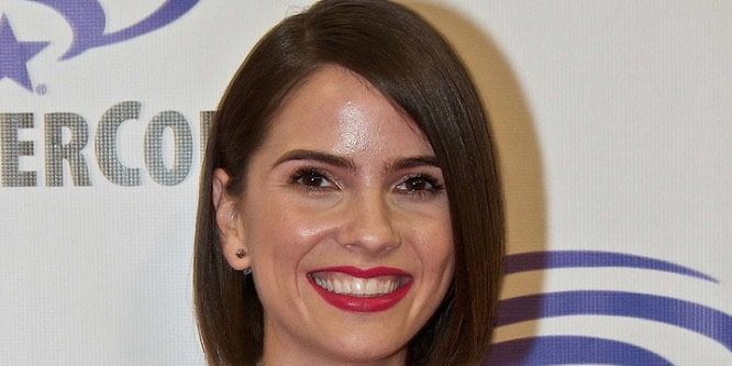 Shelley Hennig